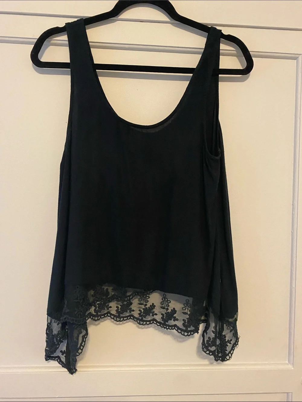 American Eagle Outfitters Black Lace-Hem Scoop Tank